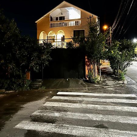 Family Guesthouse - Macharashvili Tbilisi Eksteriør bilde
